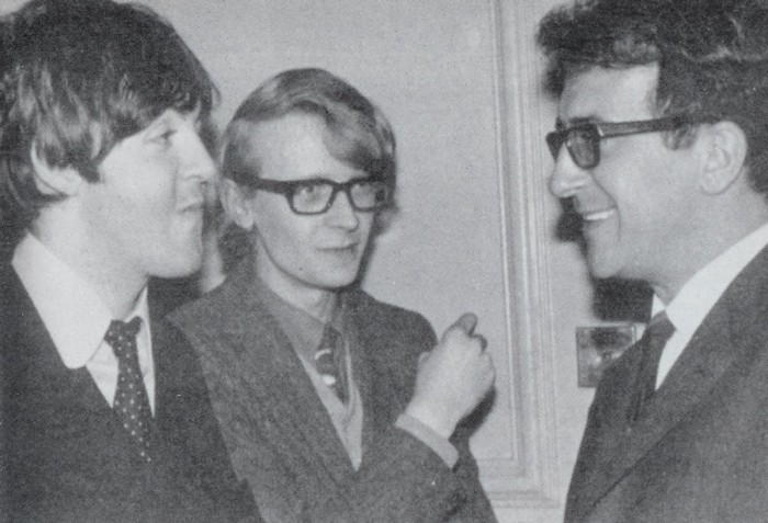 Paul McCartney and Barry Miles with Luciano Berio (Italian Institute, 24 Februari 1966)